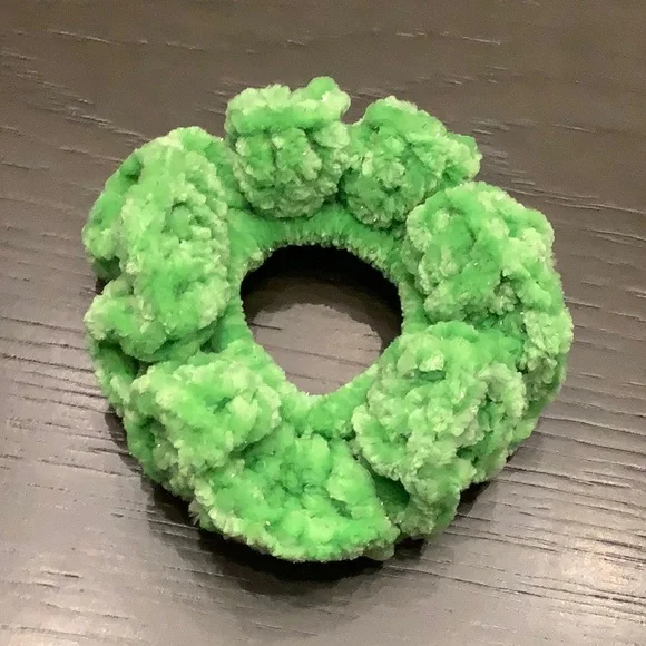 Available Scrunchie colors! Juicy Couture Velvet Yarn Scrunchies Price For 1 - Picture 4 of 7
